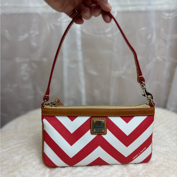 Dooney & Bourke 1975 Large Slim Wristlet, Chevron Print, Red and White - Picture 4 of 12